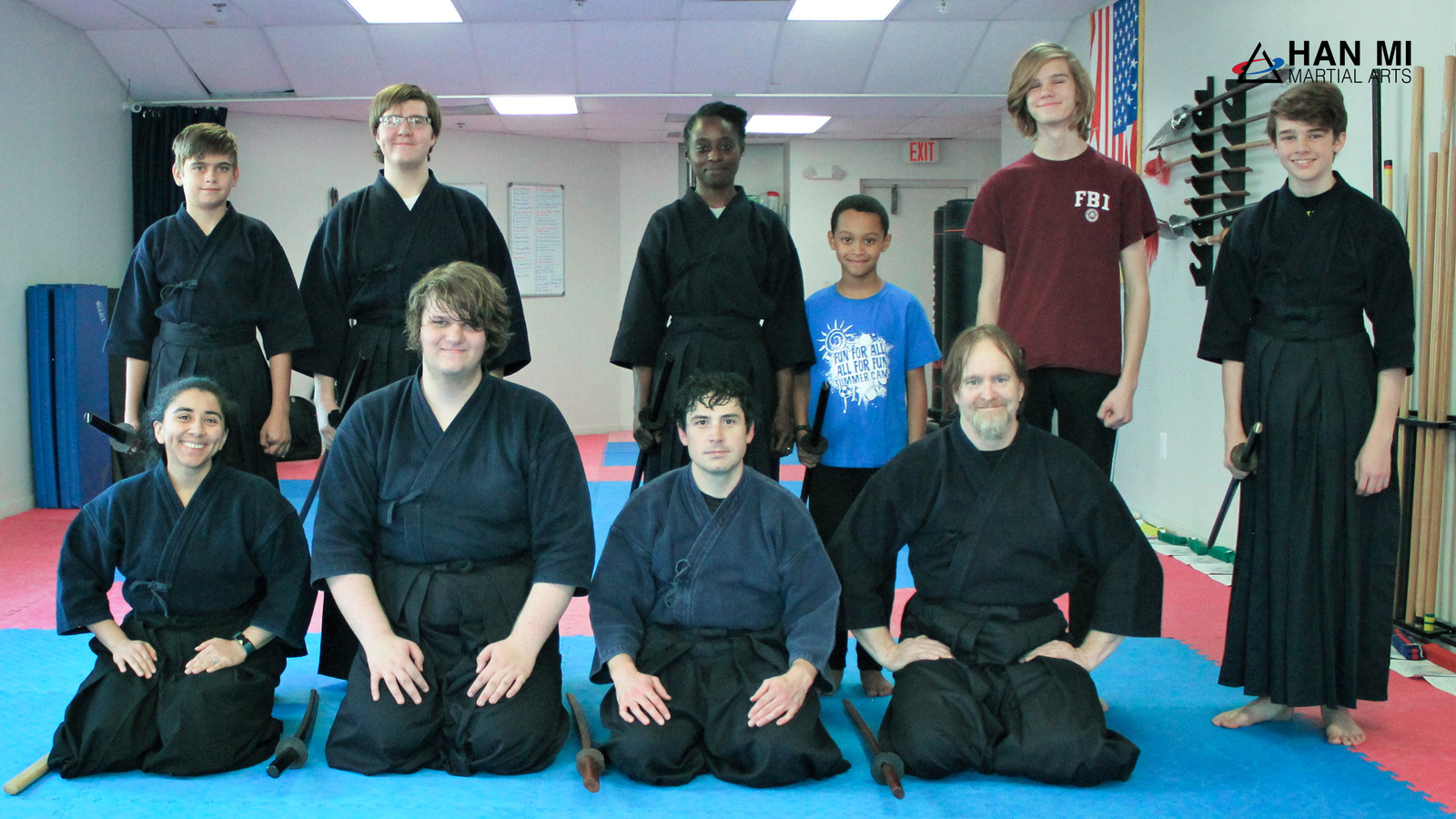 A group photo of the Han Mi kendo class