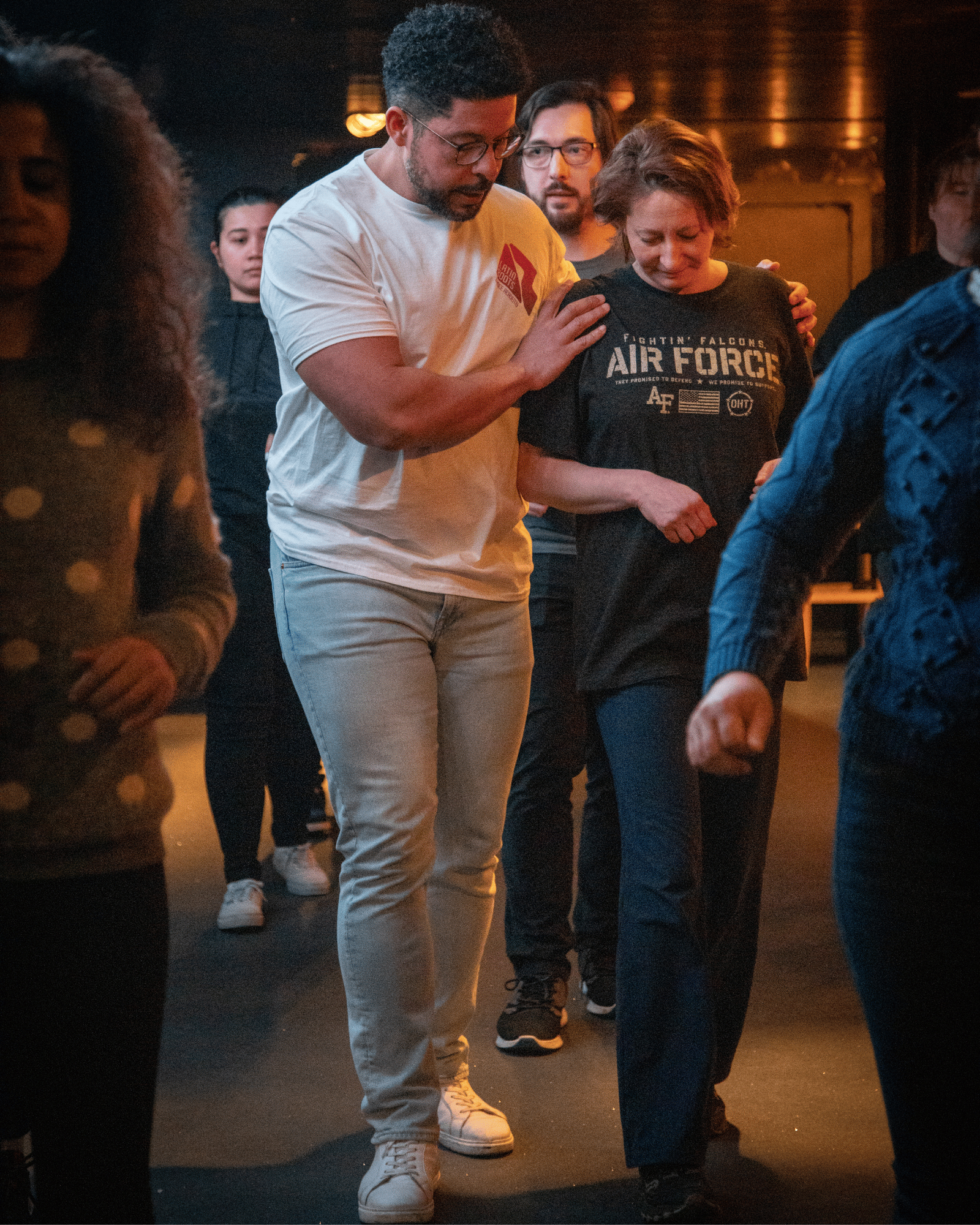 Latin Roots instructor guiding a beginner class in Edinburgh